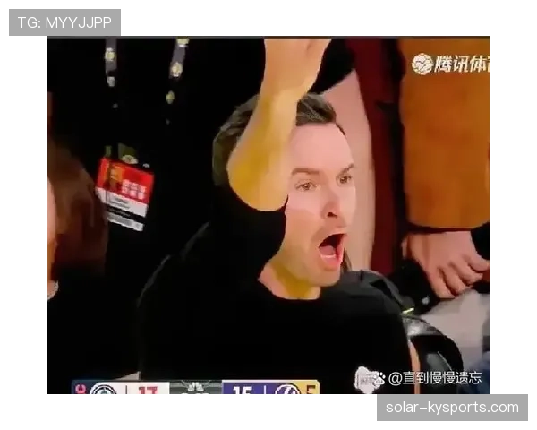 半场哨响时球仍在比赛中的裁判处理规则